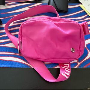 lululemon belt bag